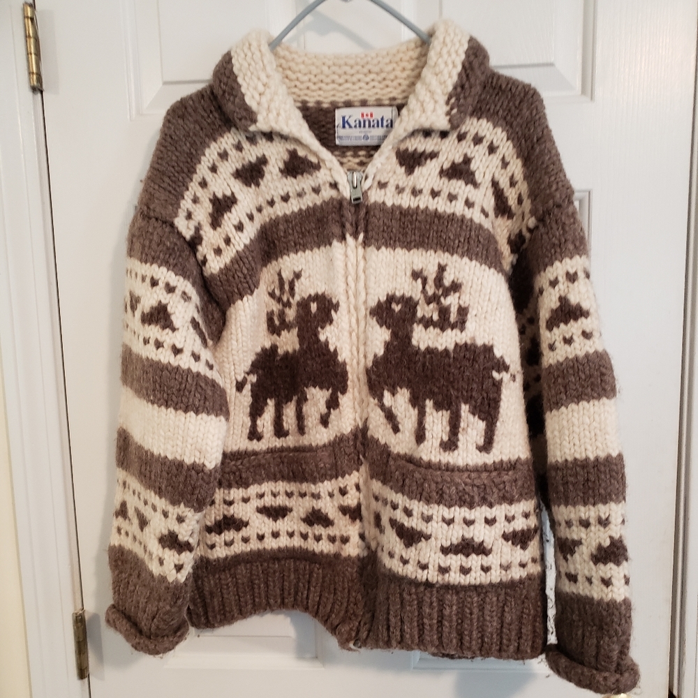 Beautifully Warm & Gorgeous Design! Hand Made Wool Sweater